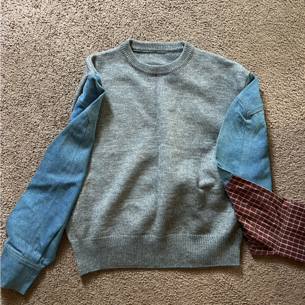 CIDER Heather Gray Knit Sweater Top with denim sleeve and plaid button sleeve. - Picture 3 of 4